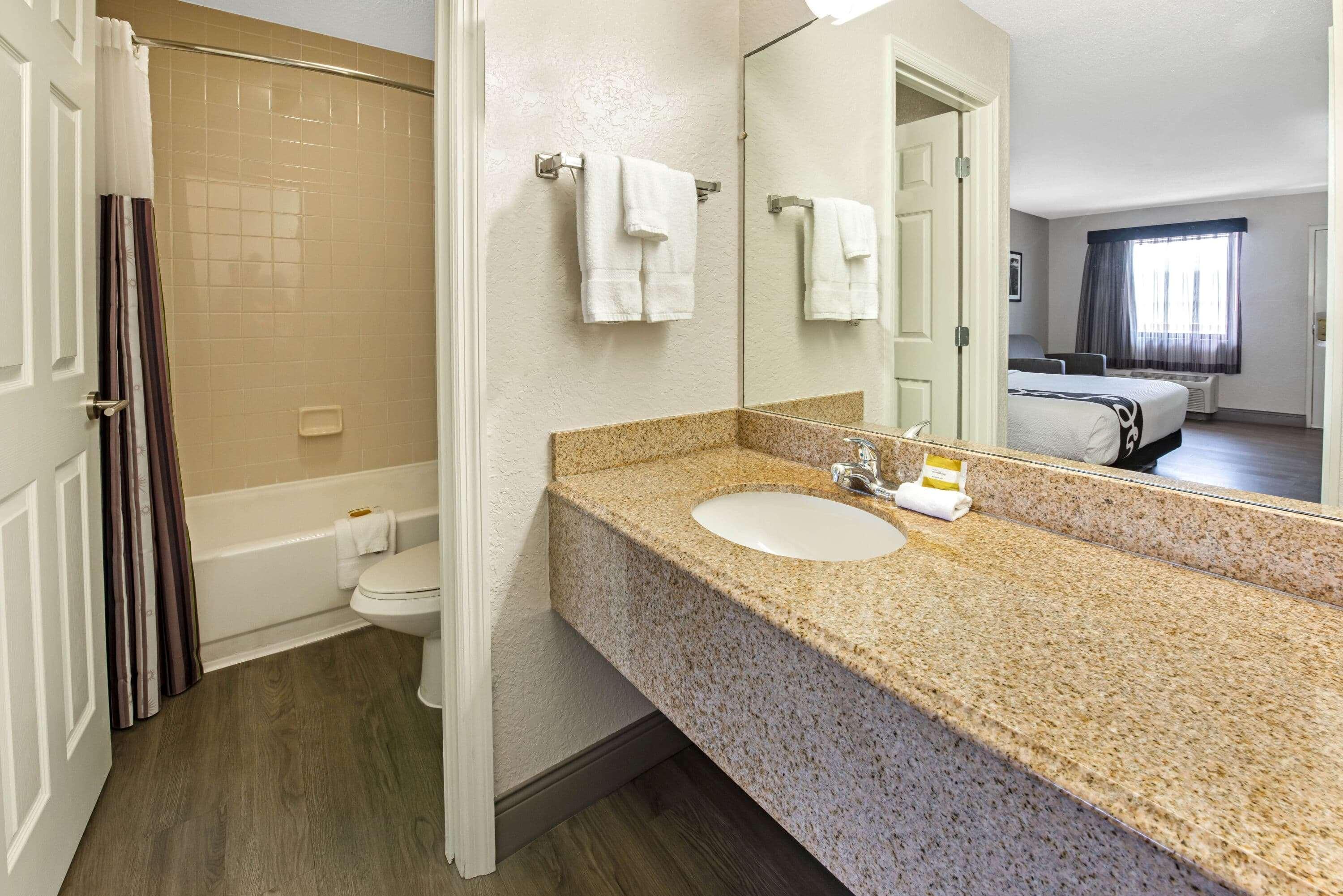 La Quinta Inn By Wyndham West Palm Beach - Florida Turnpike Exterior photo