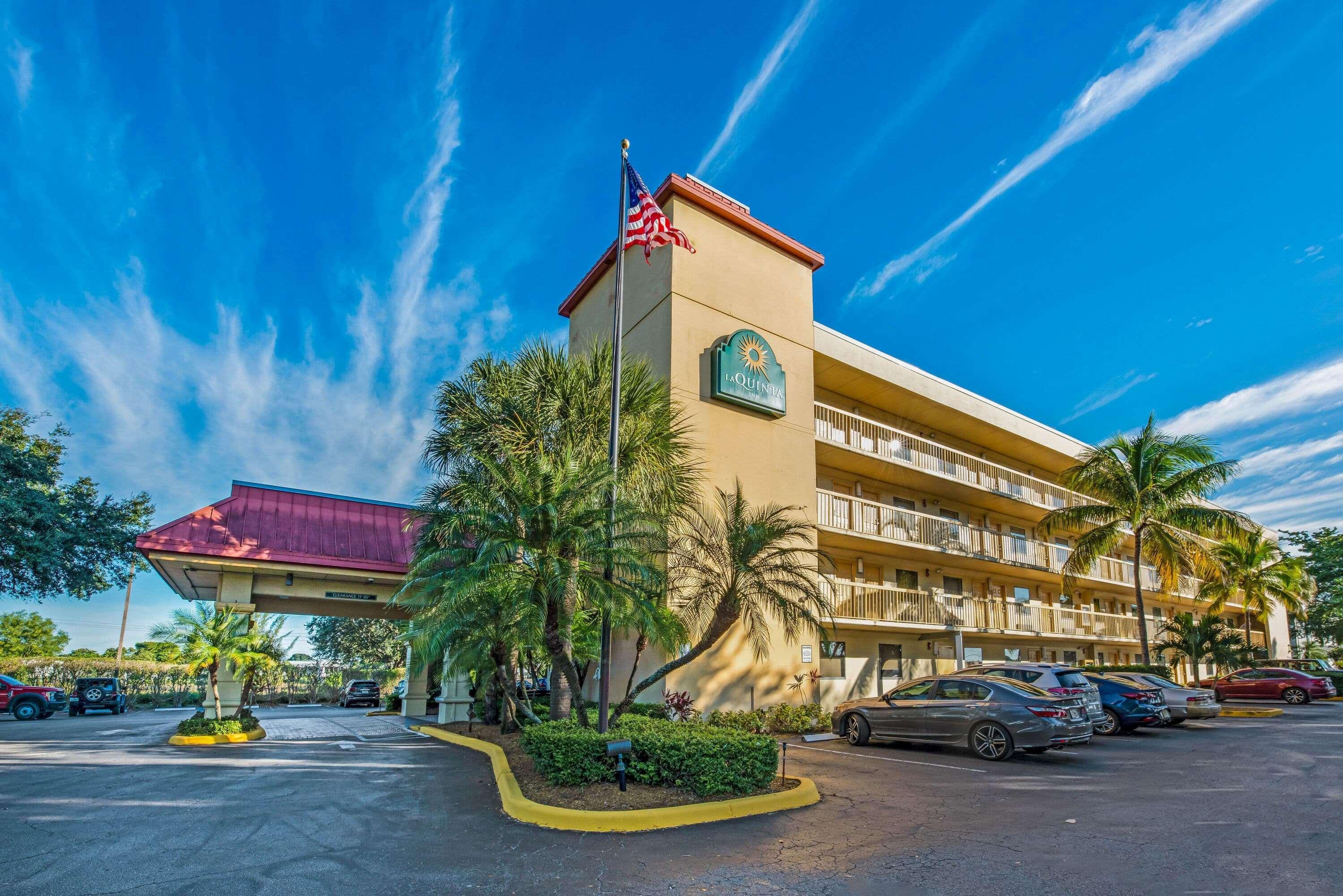La Quinta Inn By Wyndham West Palm Beach - Florida Turnpike Exterior photo