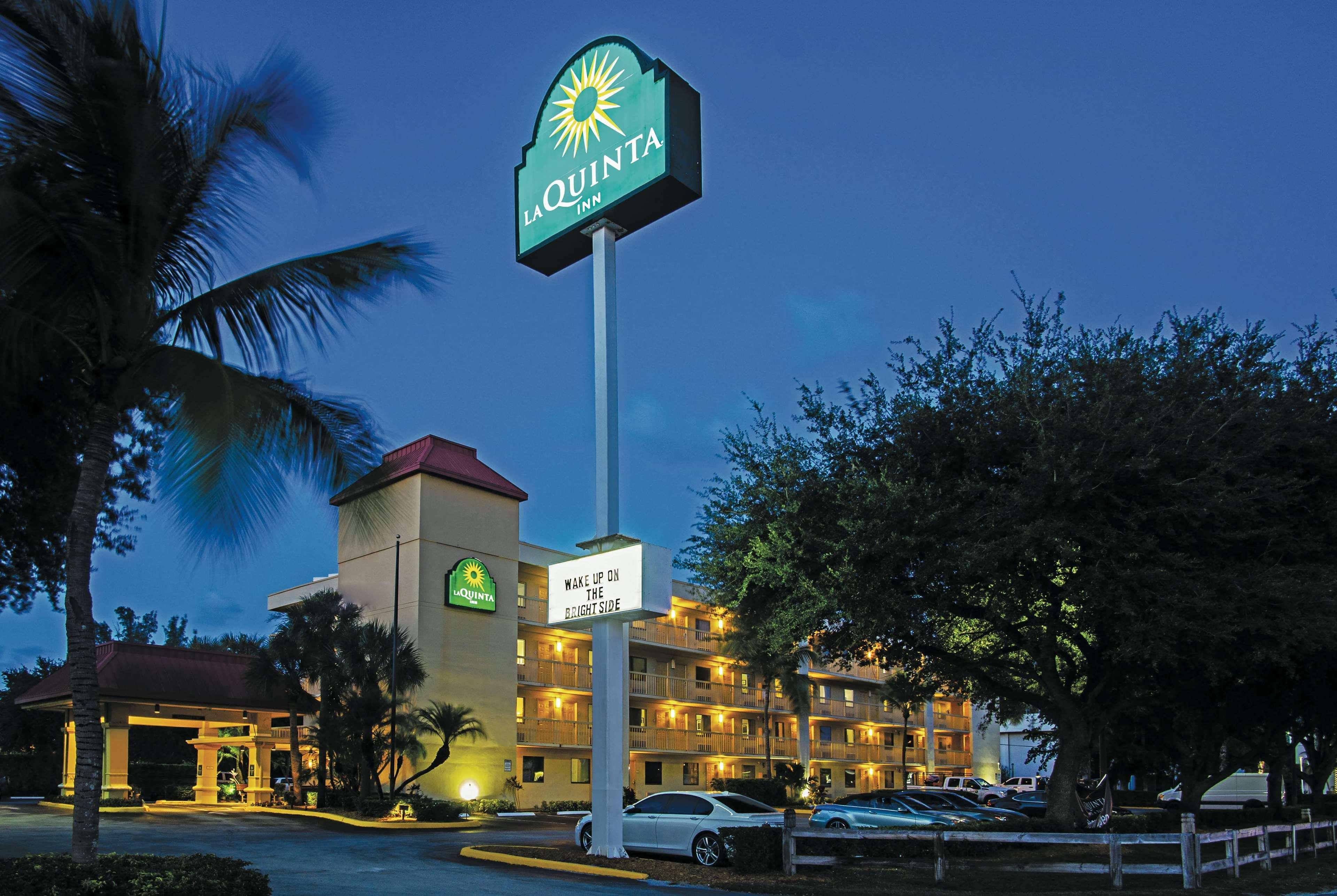 La Quinta Inn By Wyndham West Palm Beach - Florida Turnpike Exterior photo