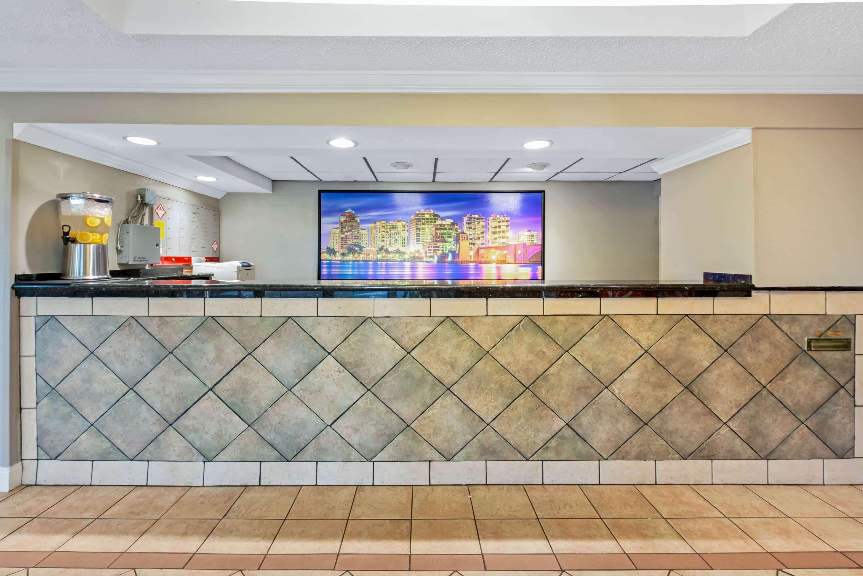 La Quinta Inn By Wyndham West Palm Beach - Florida Turnpike Exterior photo