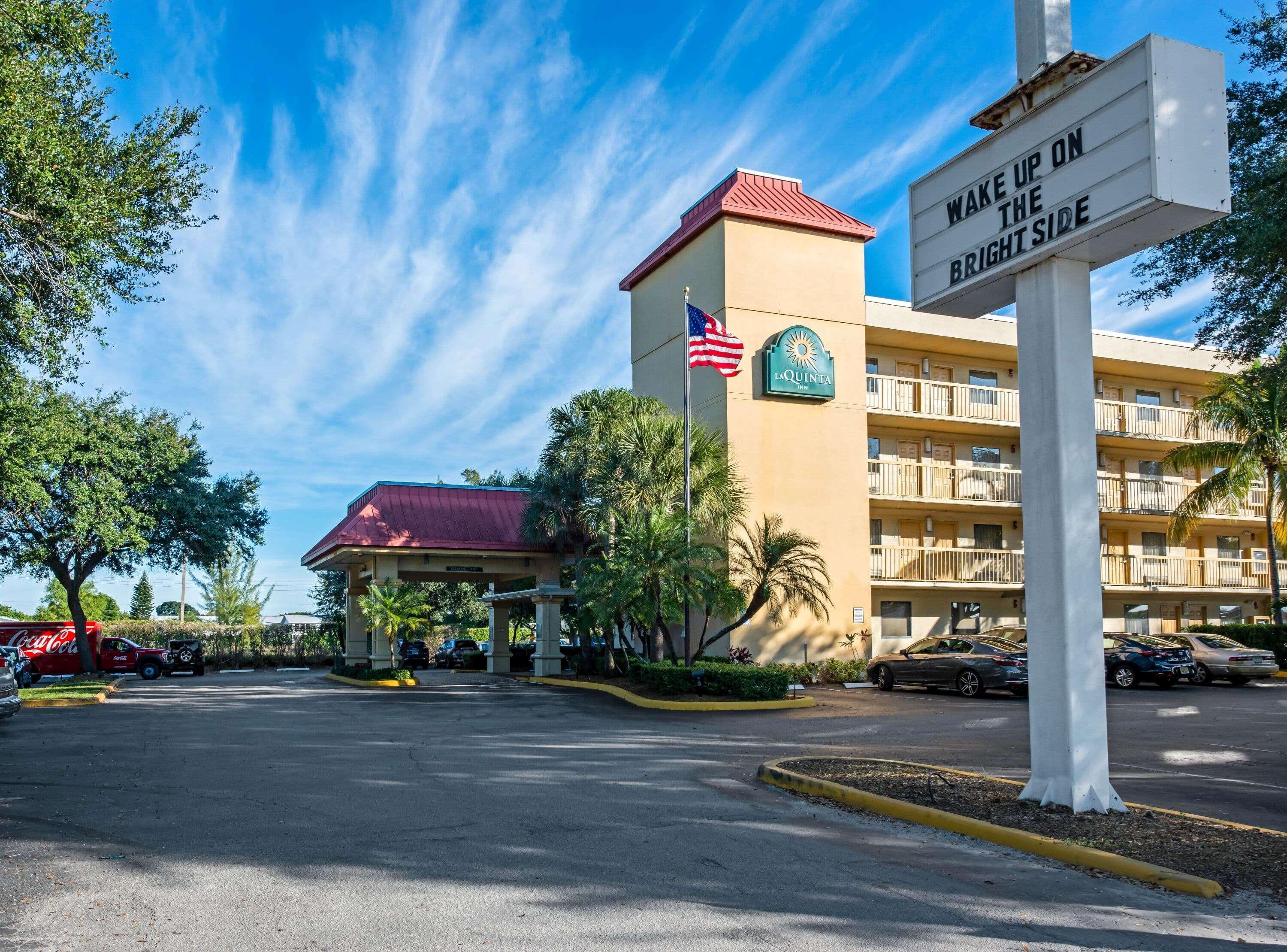 La Quinta Inn By Wyndham West Palm Beach - Florida Turnpike Exterior photo