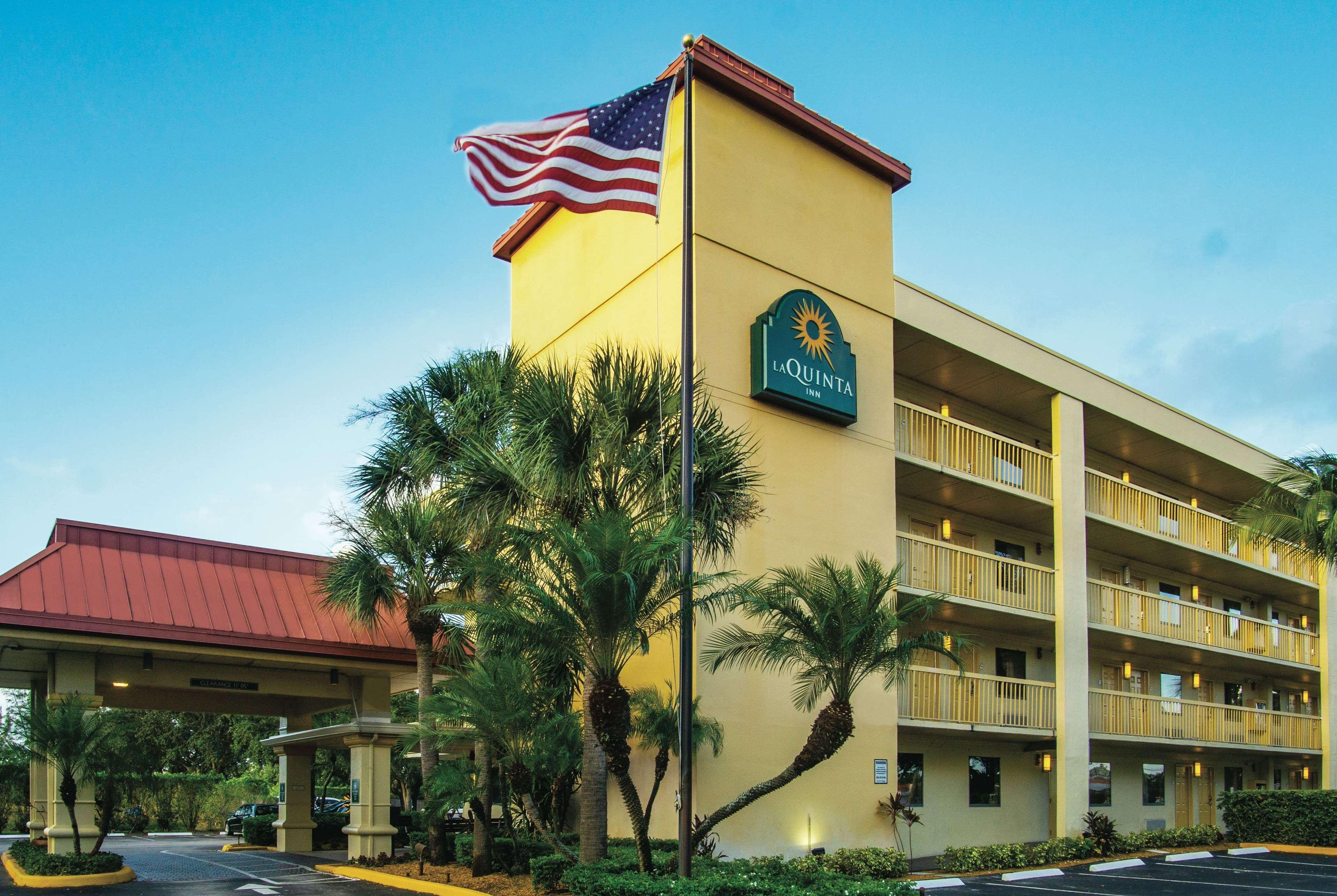 La Quinta Inn By Wyndham West Palm Beach - Florida Turnpike Exterior photo