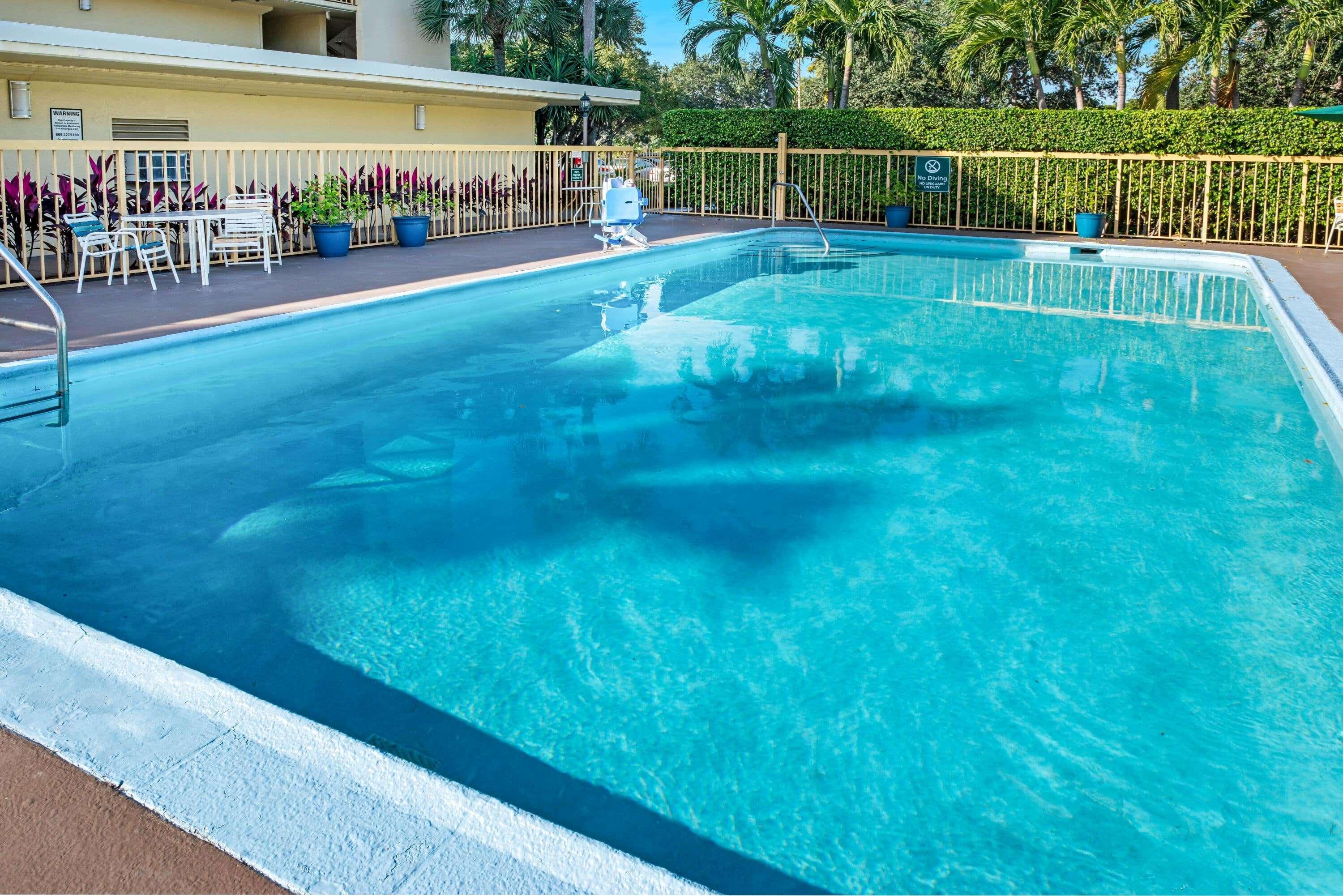 La Quinta Inn By Wyndham West Palm Beach - Florida Turnpike Exterior photo