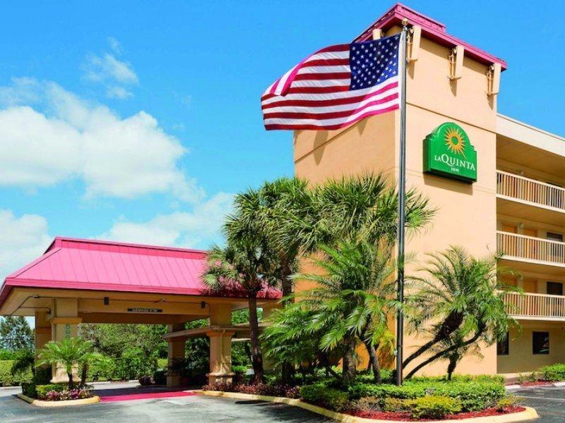 La Quinta Inn By Wyndham West Palm Beach - Florida Turnpike Exterior photo
