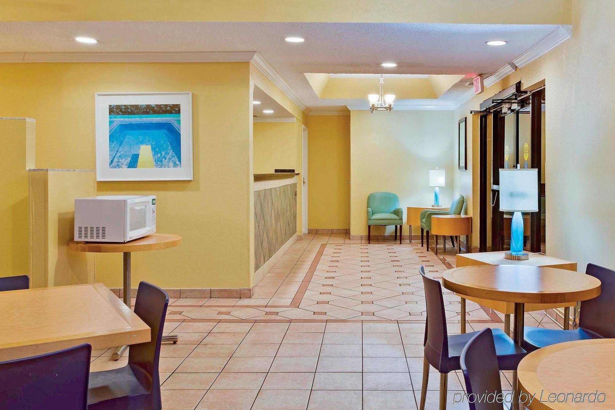La Quinta Inn By Wyndham West Palm Beach - Florida Turnpike Exterior photo