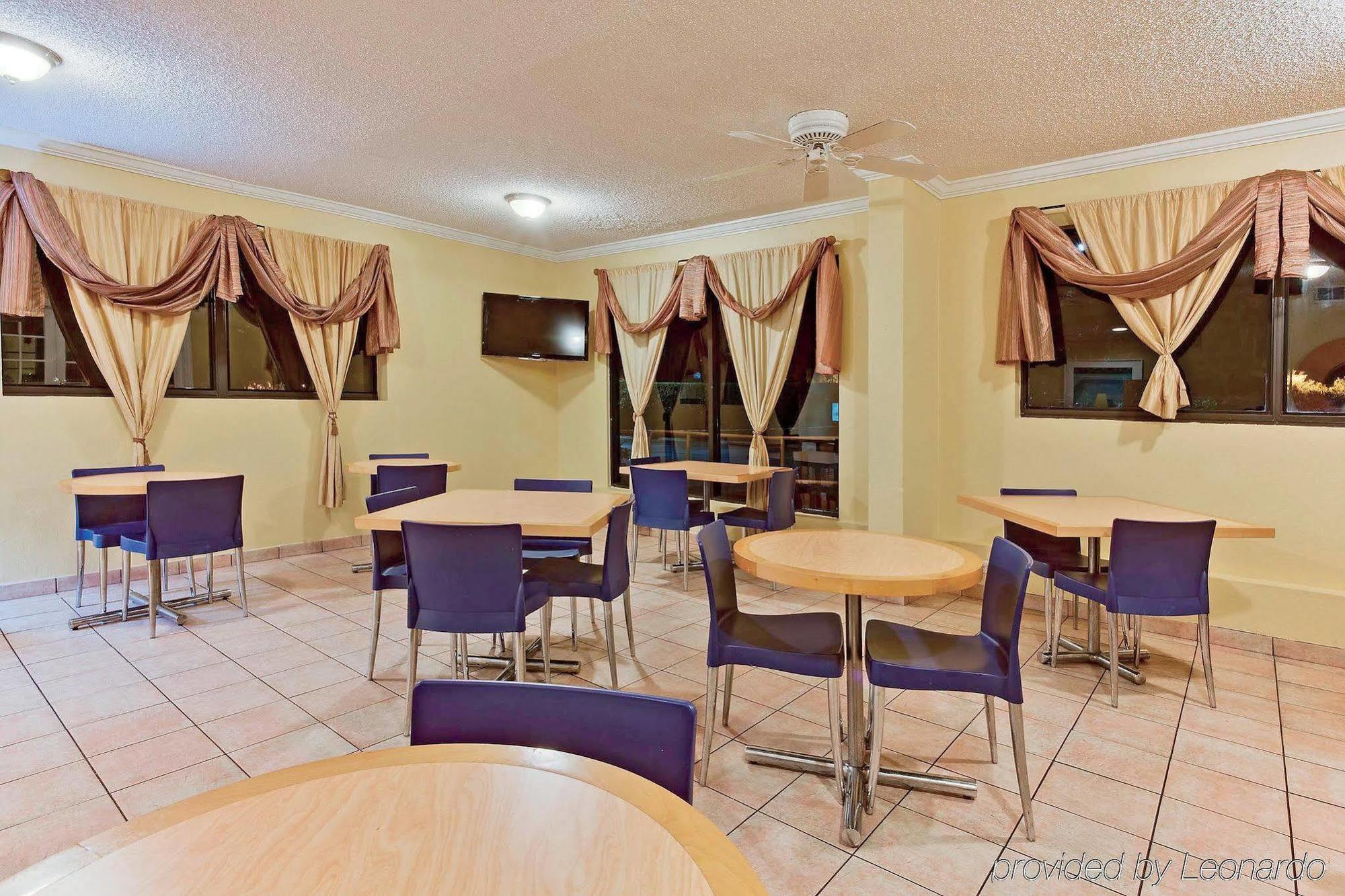 La Quinta Inn By Wyndham West Palm Beach - Florida Turnpike Exterior photo